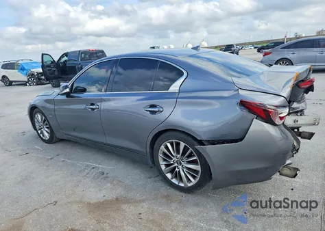 2018 Infiniti Q50 Luxe z USA, uszkodzony, nr VIN JN1EV7AP4JM364530
